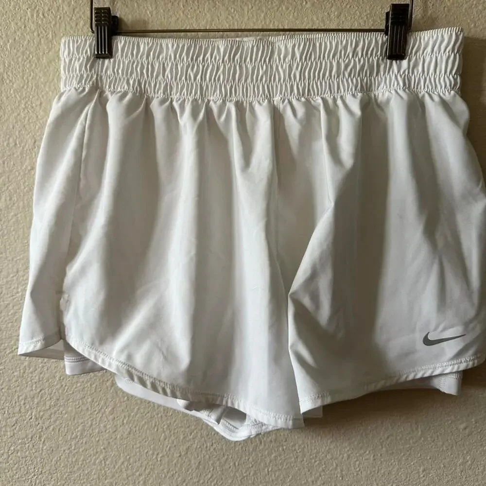 Nike womens white tennis skirt  size L